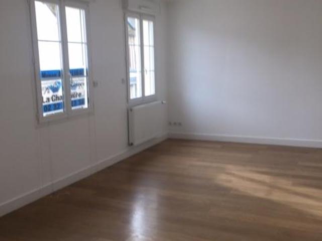 Location Appartement Route de Neuville, Étrépagny