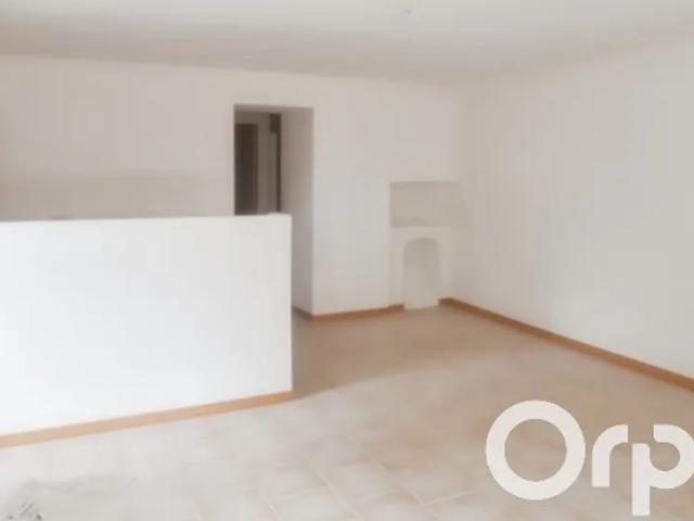 Location Appartement Route de Saint Julien, Saint Paulet de Caisson