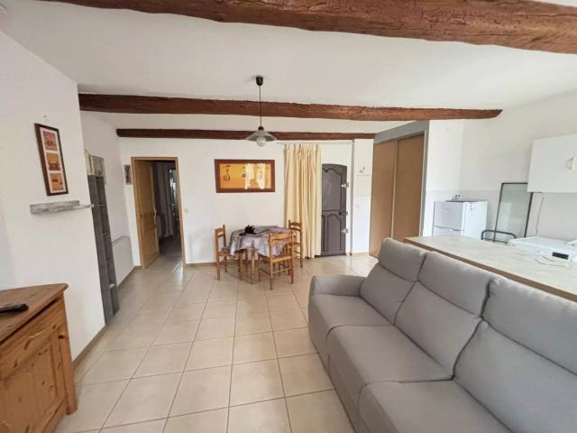 Location Appartement Route Des 4 Chemins, Salernes