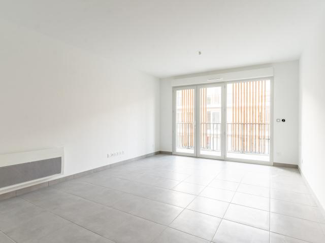 Location Appartement Route des Oliviers, La Fare les Oliviers