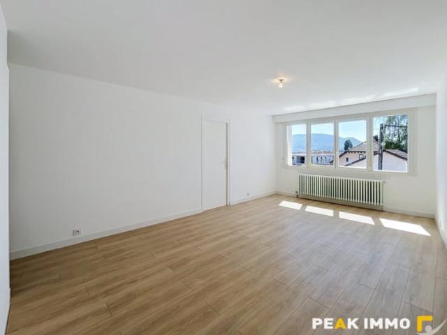 Location Appartement Route des Perosais, Cranves Sales