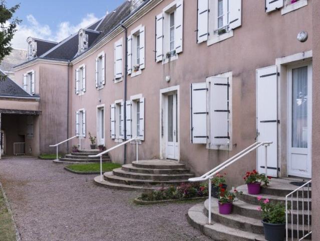 Location Appartement Route d'Orsennes, Cluis