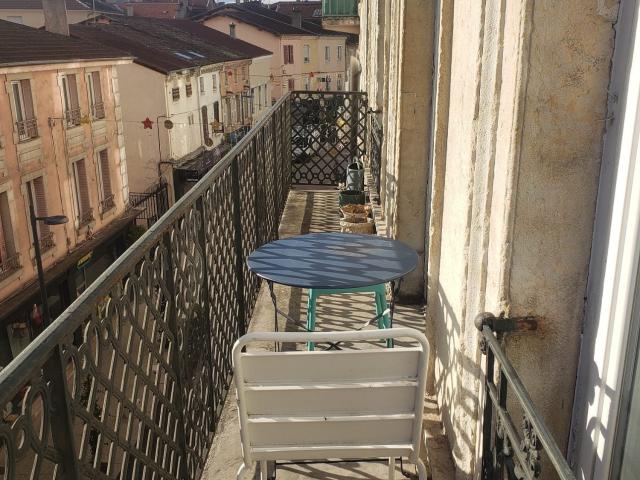 Location Appartement Route du Dauphiné, Maubec