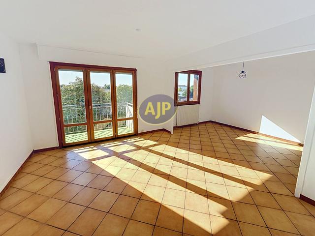 Location Appartement Route du Maine, Mouleydier