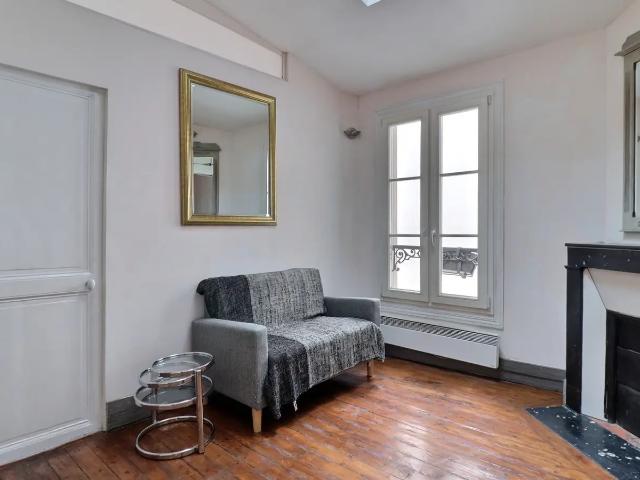 Location Appartement Rue Coustou, Paris