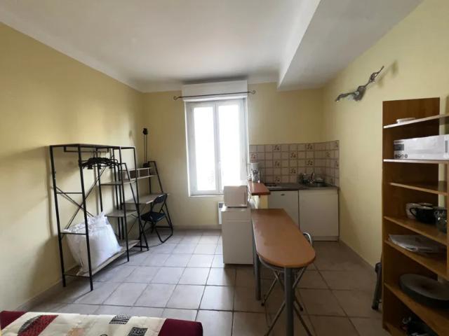 Location Appartement Rue Colbert, Nîmes