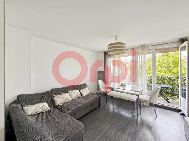 Location Appartement Rue Collomb, Bron