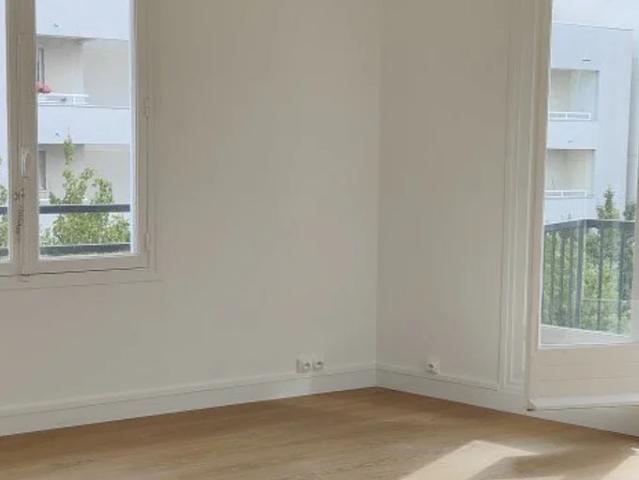Location Appartement Rue Collange, Levallois Perret