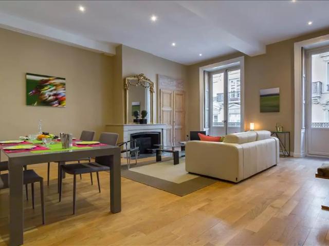 Location Appartement Rue Constantine, Lyon