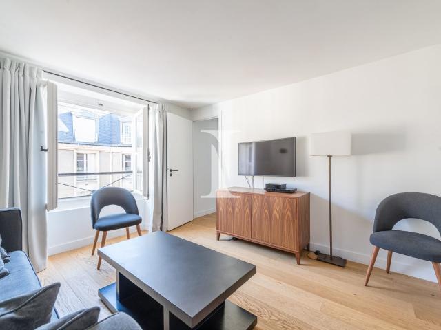 Location Appartement Rue Corneille, Paris