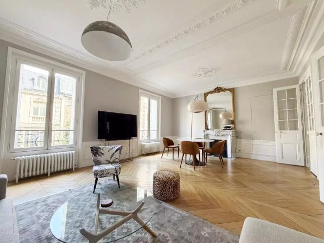 Location Appartement Rue Cortambert, Paris