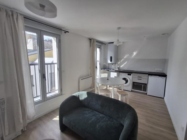 Location Appartement Rue Caillié, Paris