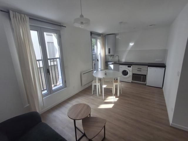 Location Appartement Rue Caillié, Paris