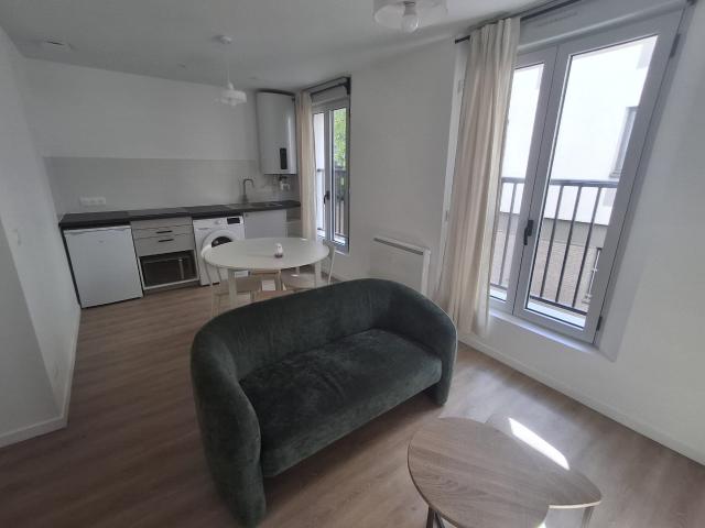 Location Appartement Rue Caillié, Paris