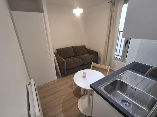 Location Appartement Rue Caillié, Paris