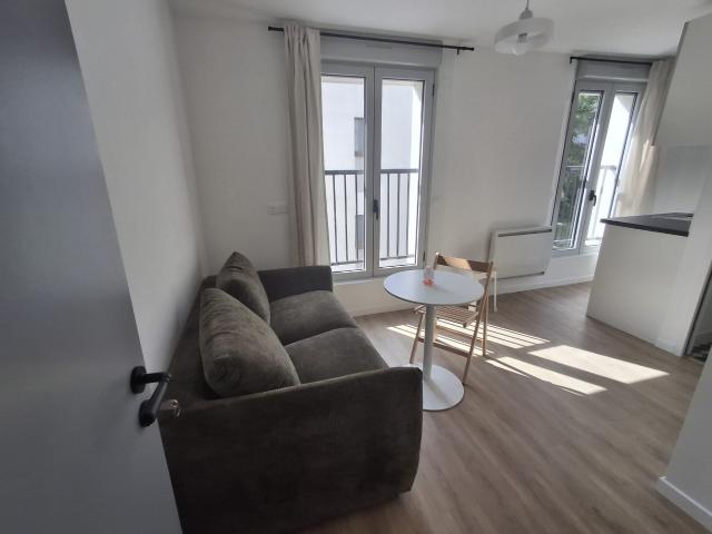 Location Appartement Rue Caillié, Paris