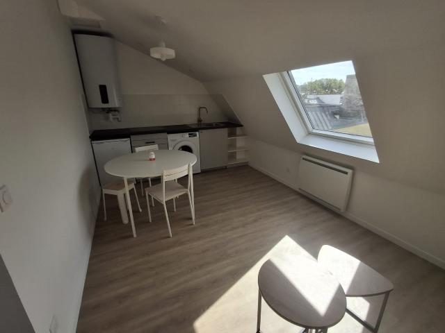 Location Appartement Rue Caillié, Paris