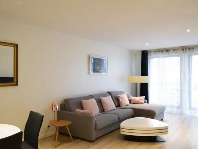 Location Appartement Rue Cambacérès, Paris