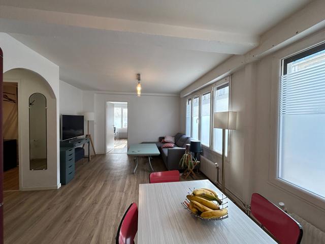 Location Appartement Rue Camille Lenoir, Reims