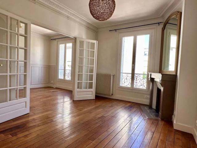 Location Appartement Rue Camille Pelletan, Levallois Perret