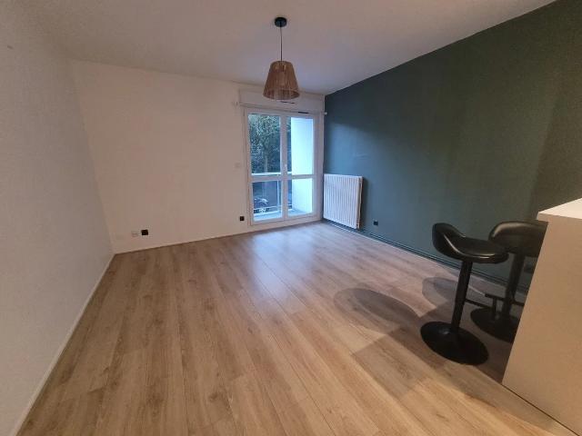 Location Appartement Rue Capeyron, Bordeaux