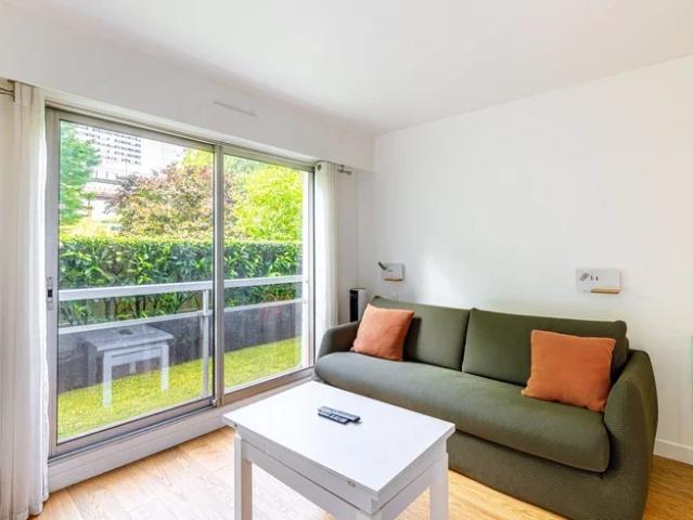 Location Appartement Rue Carle Hébert, Courbevoie