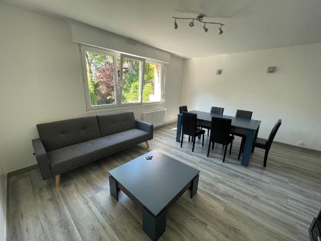 Location Appartement Rue Carpeaux, Lille