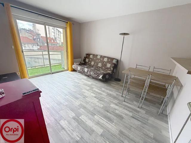 Location Appartement Rue Castetnau, Pau