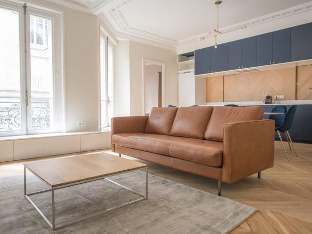 Location Appartement Rue Chalgrin, Paris