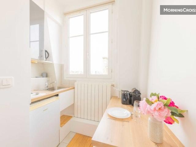 Location Appartement Rue Chalgrin, Paris