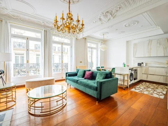 Location Appartement Rue Chambiges, Paris