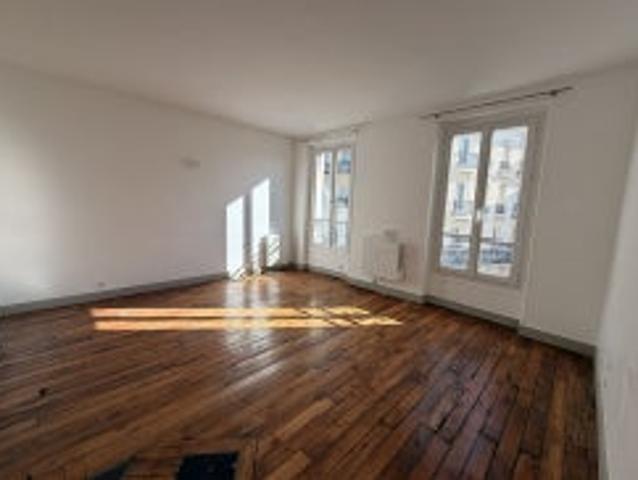 Location Appartement Rue Championnet, Paris