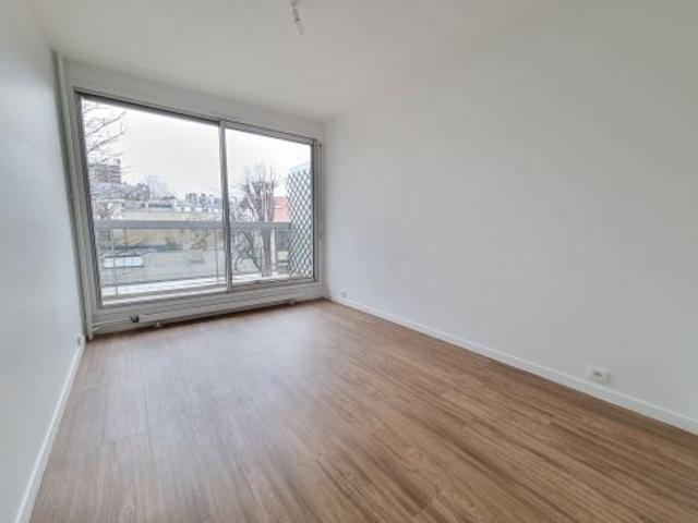 Location Appartement Rue Championnet, Paris