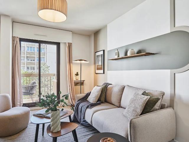 Location Appartement Rue Chanez, Paris