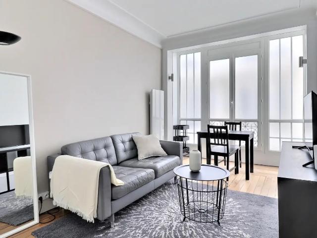Location Appartement Rue Chappe, Paris