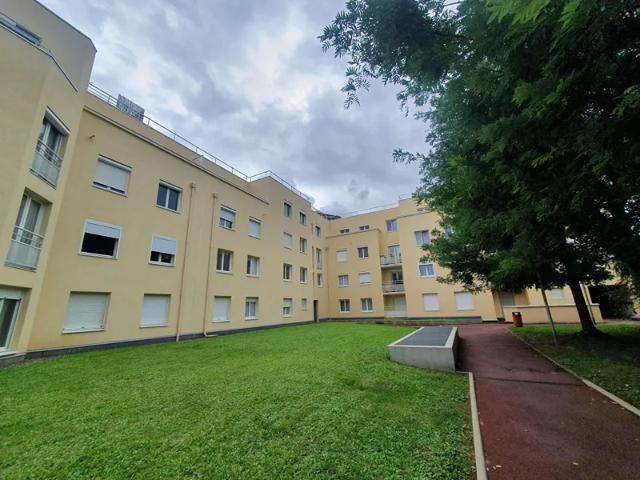 Location Appartement Rue Charles de Gaulle, Le Plessis Bouchard