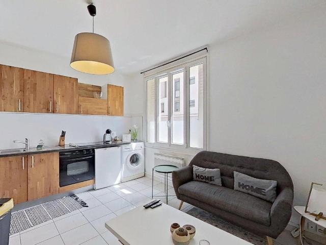 Location Appartement Rue Charles Montaland, Villeurbanne