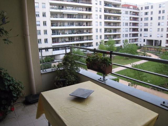 Location Appartement Rue Charlie Chaplin, Villeurbanne