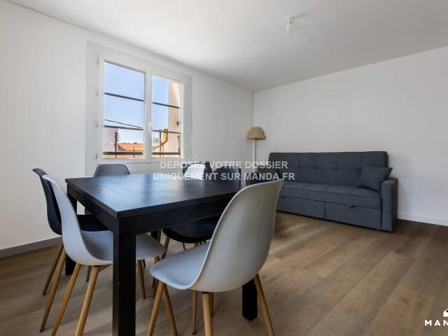 Location Appartement Rue Charrier, Nîmes