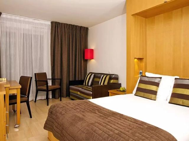 Location Appartement Rue Christophe Colomb, Massy