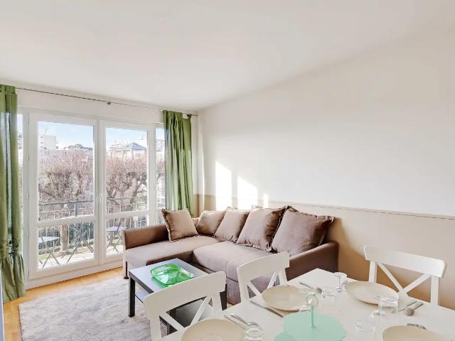Location Appartement Rue Cluseret, Suresnes