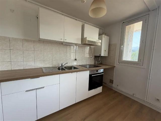 Location Appartement Rue Claude Debussy, Grenoble