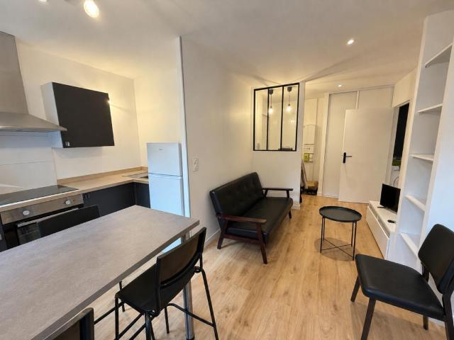 Location Appartement Rue Claude Delaroa, Saint Étienne