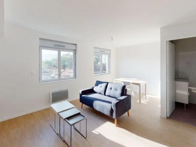 Location Appartement Rue Claude Delaroa, Saint Étienne