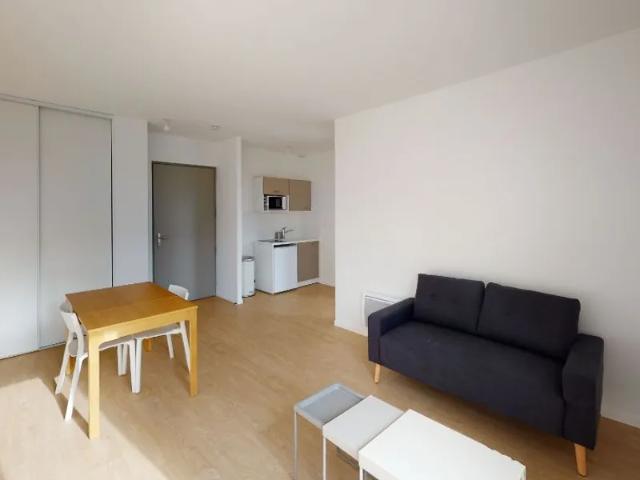 Location Appartement Rue Claude Delaroa, Saint Étienne
