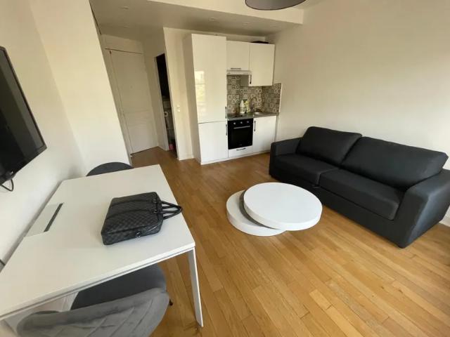 Location Appartement Rue Claude Lorrain, Paris