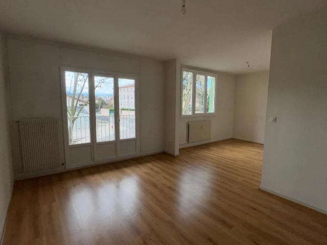 Location Appartement Rue Claudius Savoye, Villefranche sur Saône