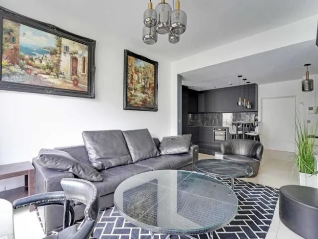 Location Appartement Rue Clément Marot, Paris