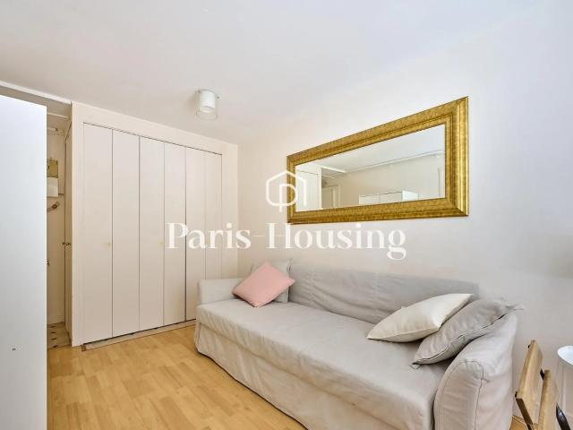 Location Appartement Rue Cler, Paris