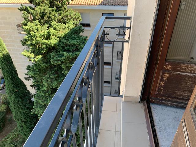 Location Appartement Rue Clérisseau, Nîmes